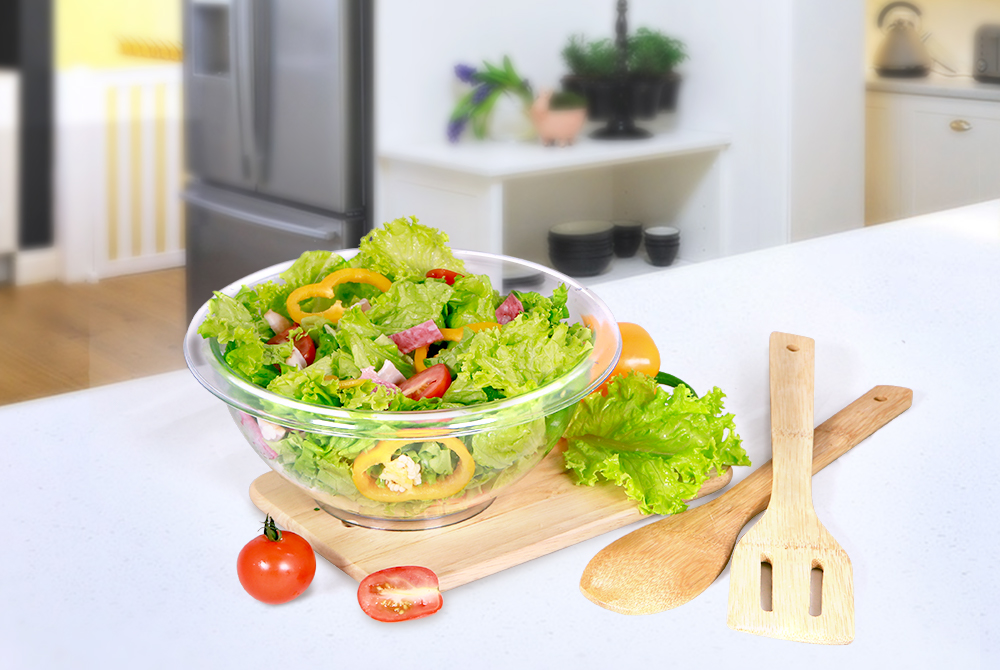 CÔNG NĂNG: CHUYÊN DỤNG ĐỂ TRỘN SALAD • Trộn salad dễ dàng hơn Bát trộn salad BioZone 3200ml với thiết kế hiện đại giúp cho việc trộn các món salad của bạn trở nên dễ dàng, thuận tiện hơn. Bát phù hợp để chế biến salad cho 2-4 người ăn. • Độ bền cao, an toàn với sức khỏe Với chất liệu nhựa SAN nguyên sinh, thân bát dày, chịu lực tốt, bát có độ bền cao, an toàn với sức khỏe. Vì vậy, bạn hoàn toàn yên tâm khi sử dụng lâu dài.   • Nhiều dung tích tiện lợi Dòng bát trộn salad BioZone có nhiều dung tích khác nhau từ 900-5000ml đáp ứng nhu cầu trộn salad đa dạng tại gia đình. Đặc biệt, bát có thiết kế đồng nhất, dễ dàng xếp lồng vào nhau để tiết kiệm diện tích. HƯỚNG DẪN SỬ DỤNG VÀ BẢO QUẢN: Dùng để trộn thực phẩm, không dùng để nấu ăn Không dùng vật sắc nhọn chà xát lên sản phẩm Rửa sạch và bảo quản ở nơi khô ráo sau khi sử dụng 1